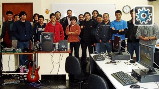 Entusiastas participantes de la primera versión del curso de procesamiento de audio digital