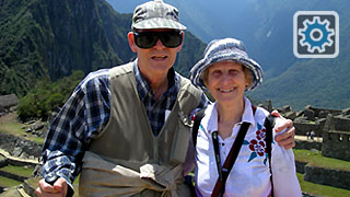 Dr. Richard Small y su carismática esposa Jane en Machu Picchu